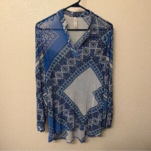 Pen Seption Concept Sheer Long Sleeve V-neck Tunic Size Small